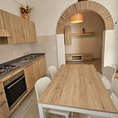 Appartamento Via Roma Castelnuovo D'Elsa Luaran gambar