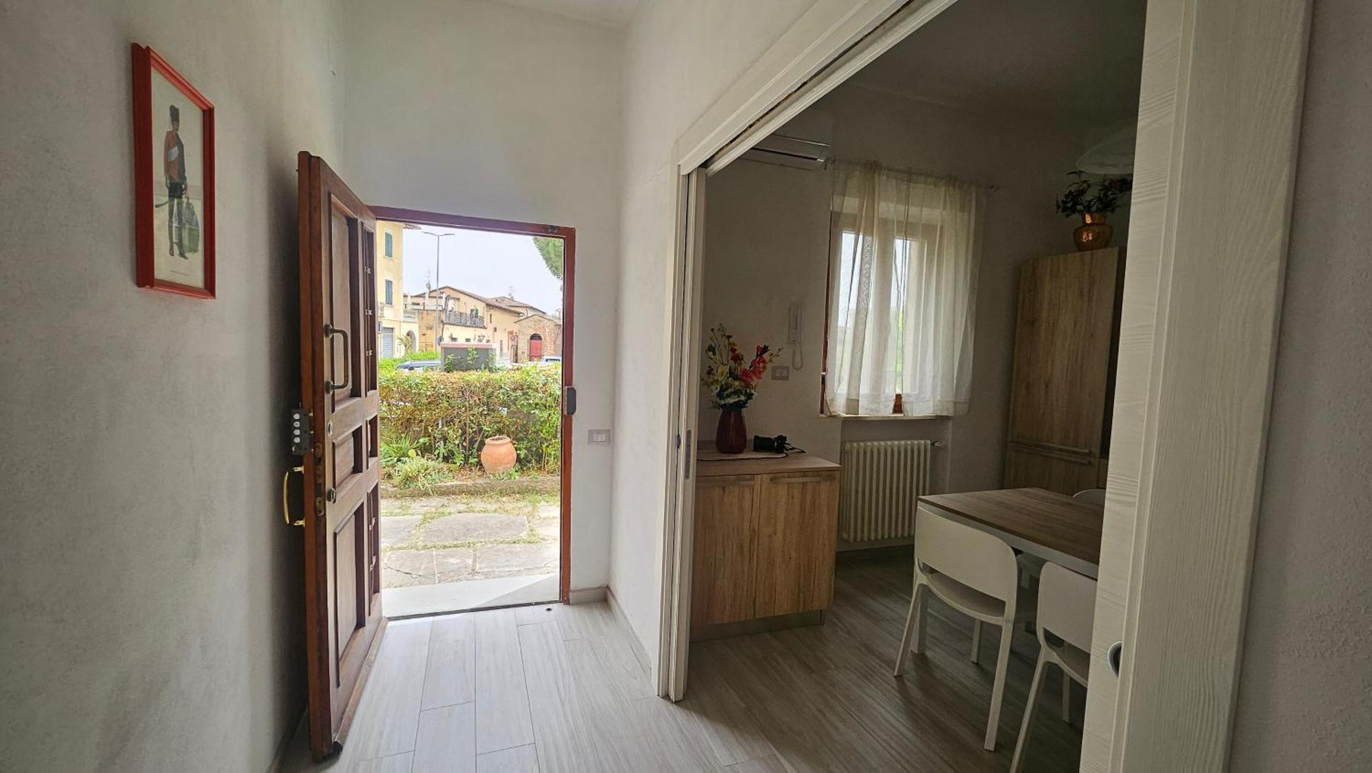 Appartamento Via Roma Castelnuovo D'Elsa Luaran gambar