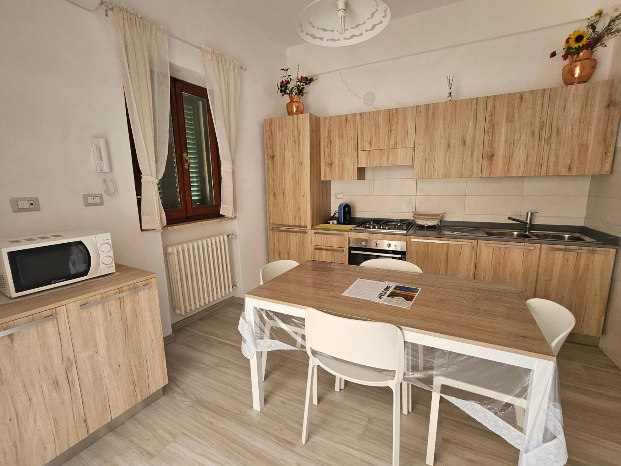 Appartamento Via Roma Castelnuovo D'Elsa Luaran gambar